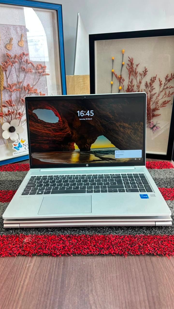 HP PRO BOOK 450 G8 8GB DDR4 , 256GB SSD